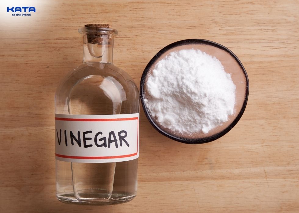 mix one cup of white vinegar with two cups of warm water