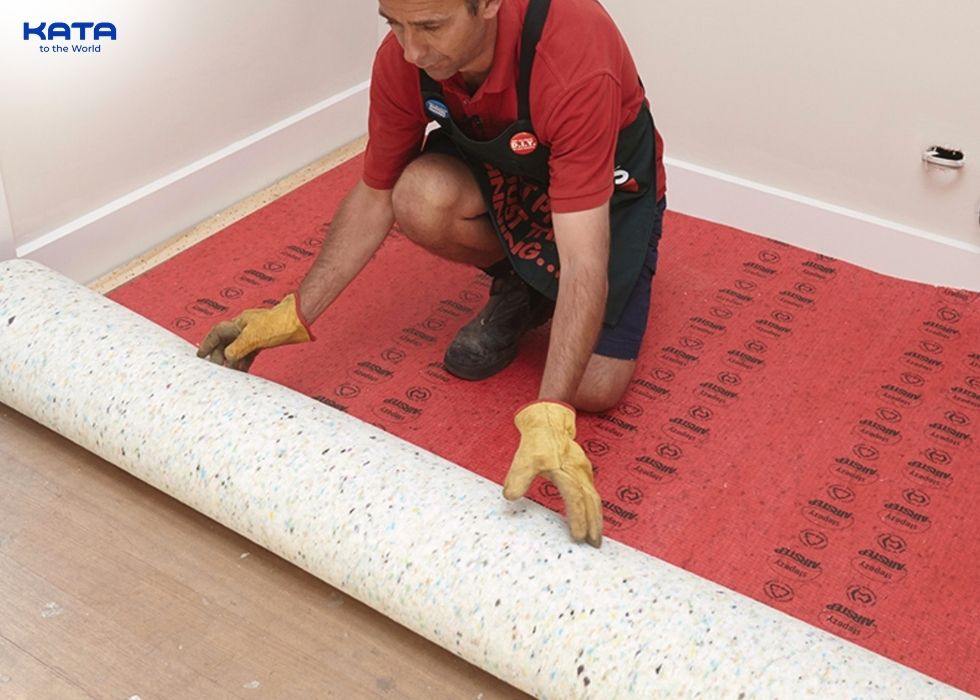 lay the wall to wall carpet