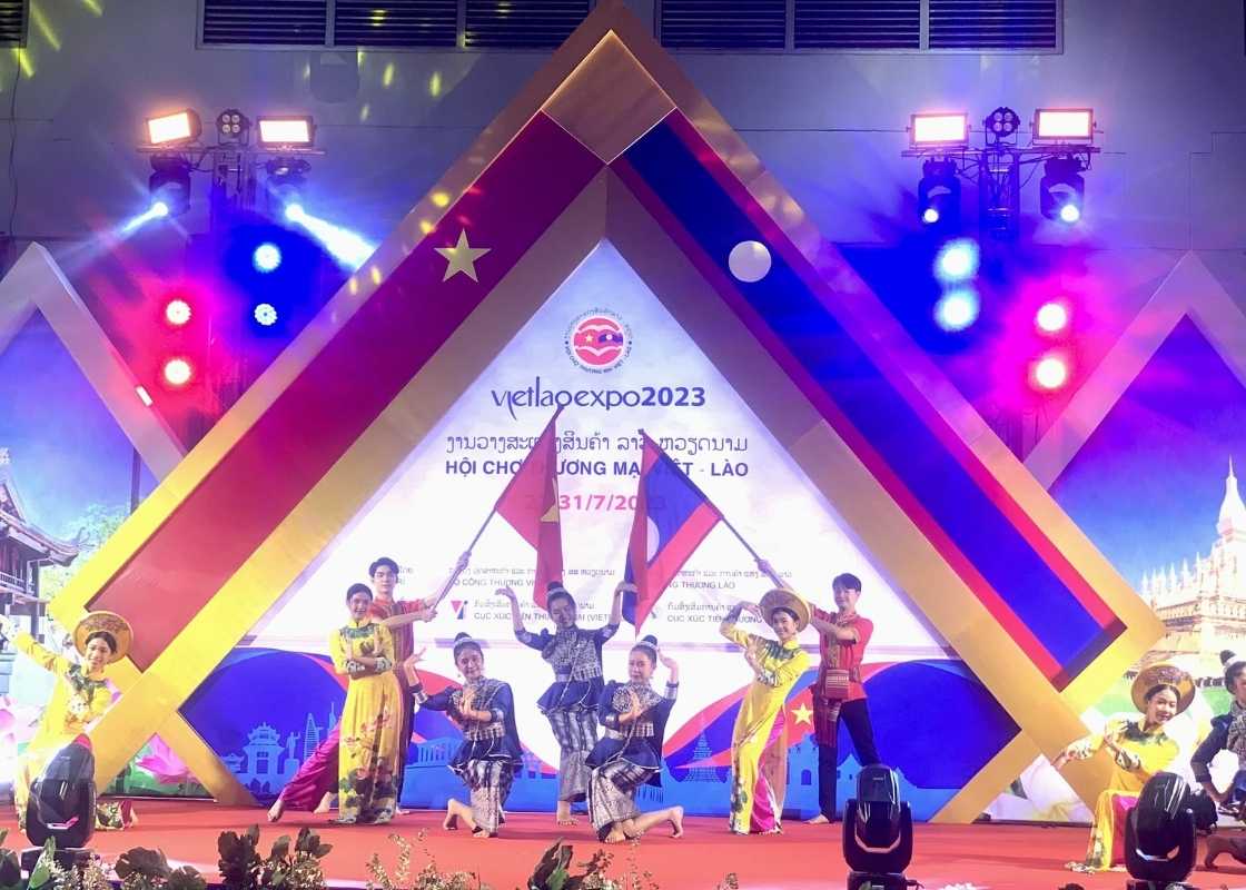 Some outstanding activities at VietLao Expo 2023